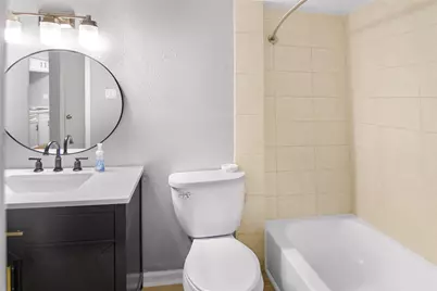 211 W F Street #211, La Porte, TX 77571 - Photo 14
