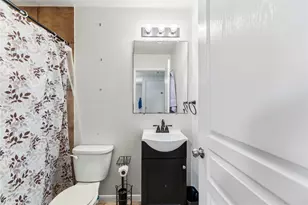 10114 Orchid Spring Ln, Houston, TX 77044 - Photo 12