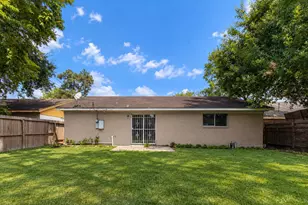 3719 Heatherbrook Dr, Houston, TX 77045 - Photo 20