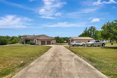 690 Meadow Bend Road, Bellville, TX 77418 - Photo 2