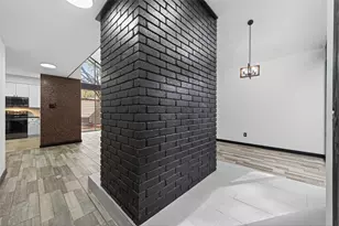 2129 Lake Village Dr, Houston, TX 77339 - Photo 4