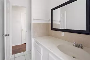 5622 Woodgreen St, Houston, TX 77033 - Photo 14
