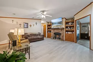 470 Antigua Dr, Point Blank, TX 77364 - Photo 6