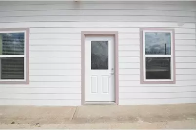 2002 W Airline County Road 55, Rosharon, TX 77583 - Photo 4