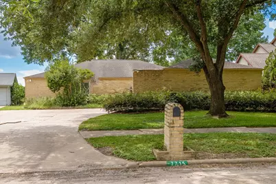7715 Brush Wood Drive, Houston, TX 77088 - Photo 38