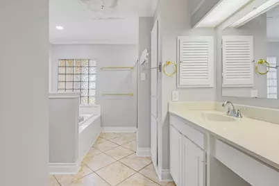 7715 Brush Wood Drive, Houston, TX 77088 - Photo 22