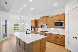 15039 Mission Ave, Mont Belvieu, TX 77523 - Photo 8