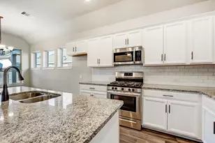 119 Winged Elm Ct, Willis, TX 77318 - Photo 4
