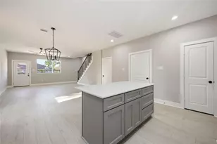 5827 Polly St, Houston, TX 77016 - Photo 8
