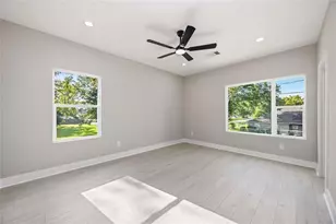 5827 Polly St, Houston, TX 77016 - Photo 14