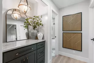 7525 Middlewood St, Houston, TX 77063 - Photo 24