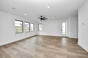 12010 Royal Oaks Banner Wy, Houston, TX 77082 - Photo 6