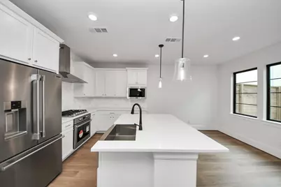 12010 Royal Oaks Banner Way, Houston, TX 77082 - Photo 8