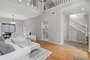 701 Bering Dr, Houston, TX 77057 - Photo 2
