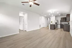 5345 Basquiat Dr, Houston, TX 77048 - Photo 8