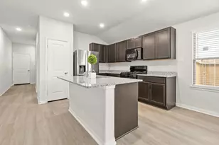 5345 Basquiat Dr, Houston, TX 77048 - Photo 6