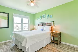 7312 Seawall Blvd, Galveston, TX 77551 - Photo 4