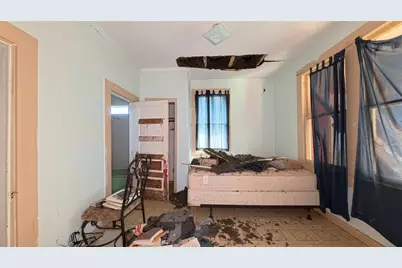 526 Wallace Street, East Bernard, TX 77435 - Photo 4