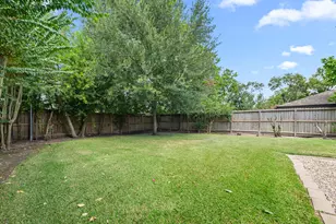 11910 Mullins Dr, Houston, TX 77035 - Photo 22