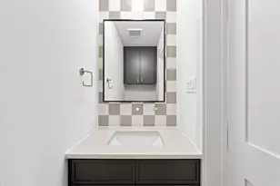 1109 E 24th St, Houston, TX 77009 - Photo 24