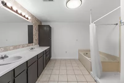 16511 Edgefield Lane, Conroe, TX 77302 - Photo 14