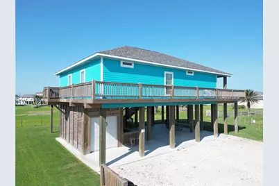 2340 Martinique, Crystal Beach, TX 77650 - Photo 4