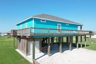 2340 Martinique, Crystal Beach, TX 77650 - Photo 4