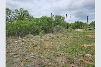 608 Country Breeze, Floresville, TX 78114 - Photo 2