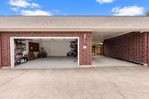 210-C Clearview Ave, Friendswood, TX 77546 - Photo 26