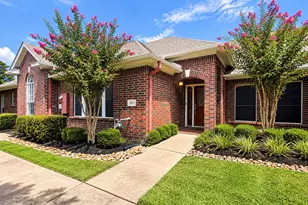 210-C Clearview Ave, Friendswood, TX 77546 - Photo 1