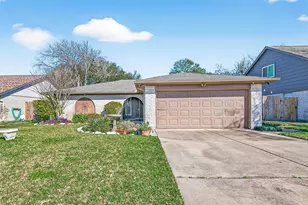 1142 Pinecroft Dr, Sugar Land, TX 77498 - Photo 2