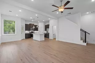516 Red Cascade Trl, Willis, TX 77318 - Photo 6