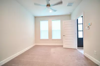 2802 Grand Fountains Drive #C, Houston, TX 77054 - Photo 4