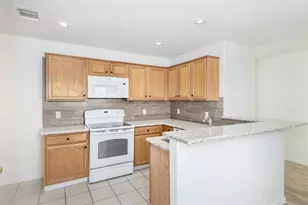 9811 S Galwan Cir, Houston, TX 77070 - Photo 8