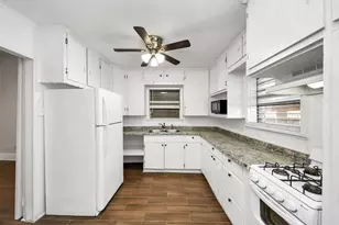 1213 28th St, Galveston, TX 77550 - Photo 16