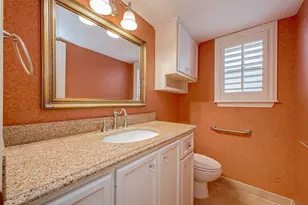 12967 Trail Hollow Dr, Houston, TX 77079 - Photo 22