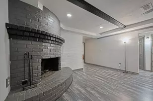 7706 Ashmole Ln, Houston, TX 77088 - Photo 2