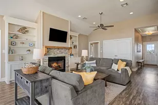 774 Wommack, Crystal Beach, TX 77650 - Photo 18