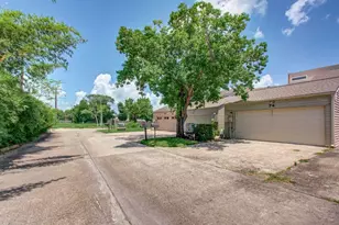 74 Cayenne Common, Lake Jackson, TX 77566 - Photo 36