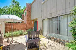 74 Cayenne Common, Lake Jackson, TX 77566 - Photo 6