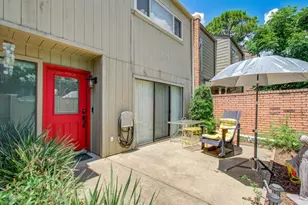74 Cayenne Common, Lake Jackson, TX 77566 - Photo 4