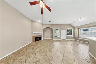 2225 Highland Hills Dr, Conroe, TX 77304 - Photo 4