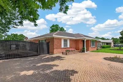 207 Eldridge Road, Sugar Land, TX 77478 - Photo 2