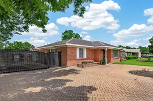 207 Eldridge Rd, Sugar Land, TX 77478 - Photo 2