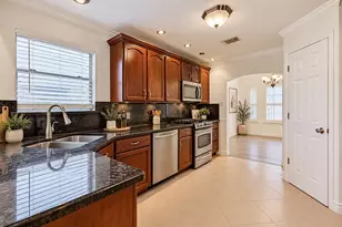 914 Chase Creek Cir, Bacliff, TX 77518 - Photo 8