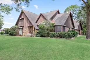 8600 Stonegate Ct, Port Arthur, TX 77642 - Photo 2