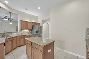 14 Bay Chapel Ct, The Woodlands, TX 77385 - Photo 10