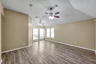 14 Bay Chapel Ct, The Woodlands, TX 77385 - Photo 18