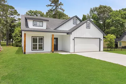 611 Bridgeview, Onalaska, TX 77360 - Photo 1