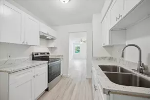 5111 Clover St, Houston, TX 77033 - Photo 4
